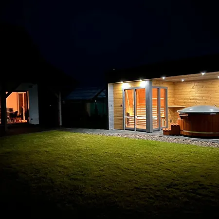 Dom Na Heweliusza Villa Stezyca  Exterior photo